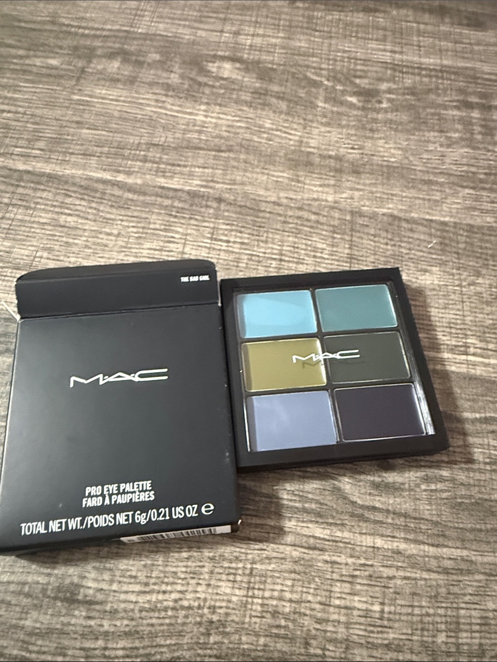 NWT MAC Cosmetics The Bad Girl Pro Eye Palette